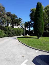 Entrée de la résidence.