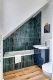Salle de Bain avec baignoire