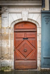 Porte avec cachet normand