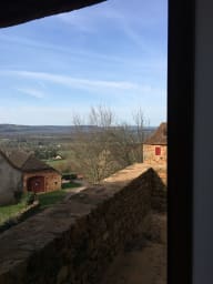 la vue sur la vallée de la Dordogne depuis le studio 