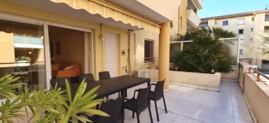 Large Apartment With A 35 M² Terrace - Fréjus