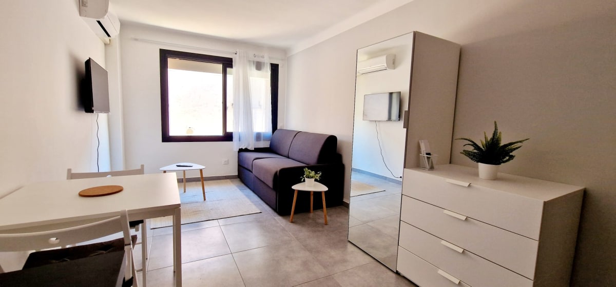2 Le Saint Joseph studio dans le centre du vieil Antibes avec climatisation