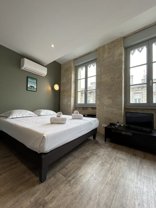 Bel appartement lumineux avec climatisation et pierre Bordelaise pour 2p