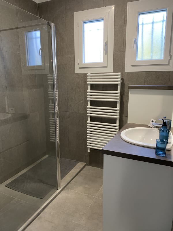  La Maison de Gari, maison spacieuse avec piscine et bel extérieur  