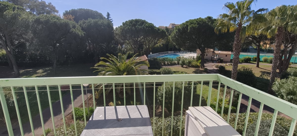 Appartement calme avec balcon et piscine