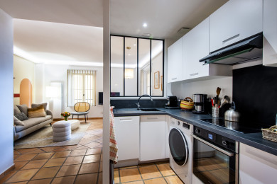 Perfectly equipped kitchen (dishwasher, oven, coffee makers...)