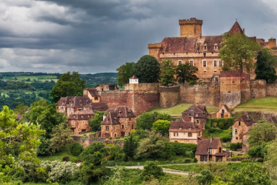 Vue du hameau de Castelnau et du gîte