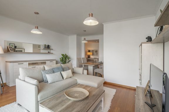 Apartamento com piscina e ginásio, Piornais Residence I
