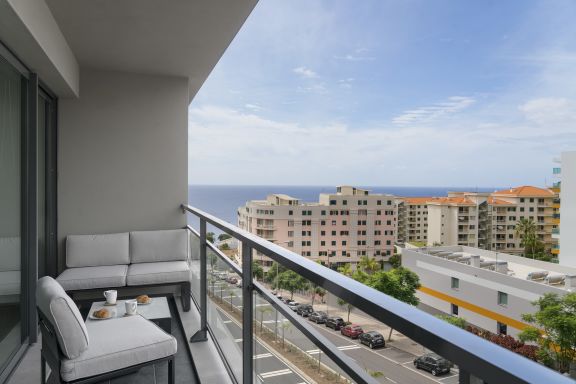 Apartamento com piscina e ginásio, Piornais Residence I