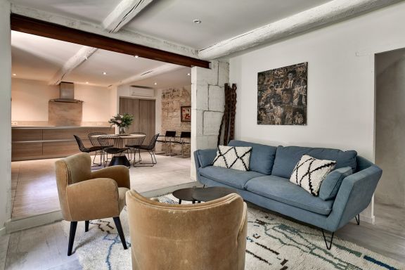 Superbe Maison rénovée en plein centre de Maussane