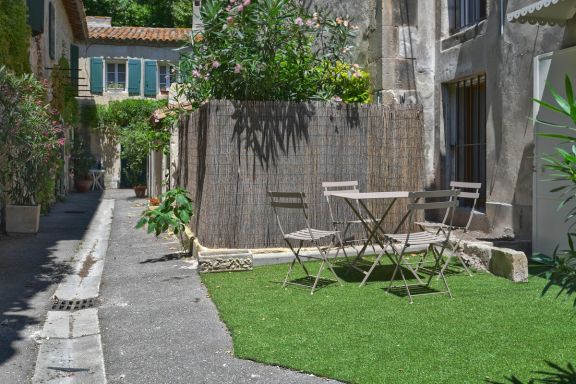 Superbe Maison rénovée en plein centre de Maussane
