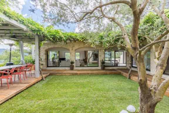 Superbe villa avec vue, entre Aix en Provence et Luberon