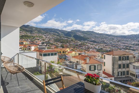 Duplex avec vue sur la mer et les montagnes, Casa do Castelo