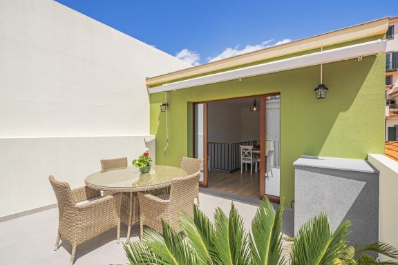 Dans la vieille ville de Funchal, près de la plage - Casa Caetano
