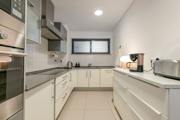 The Sunshine Apartment - Brand new T2 near Lagos Marina