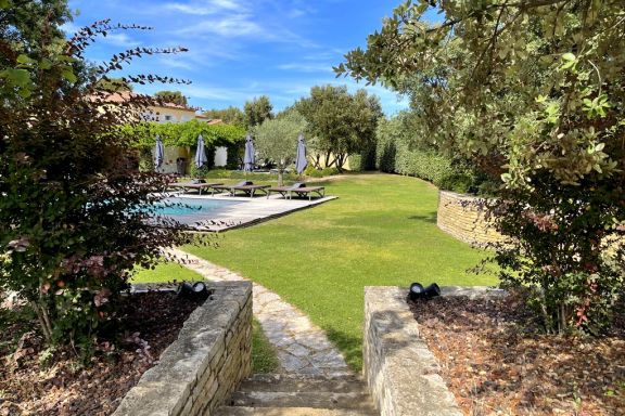 “Villa Oasis: Luxury and Relaxation in Provence
