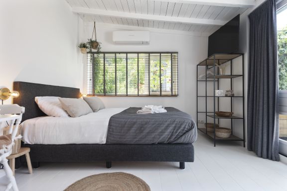 Little Beach House - Great couples getaway!