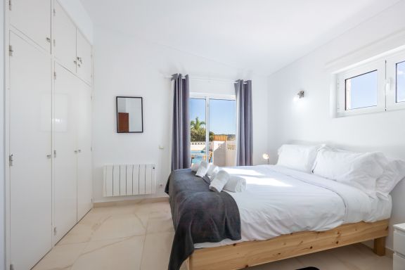 Casa Coruja - amazing cozy family home with pool and sea view