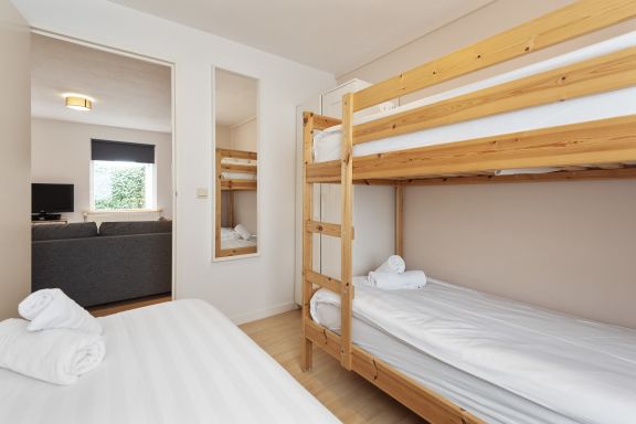 Pleasant Family Home (Free parking!)