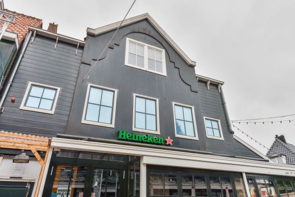 Volendam Old Bridge Residence R6 