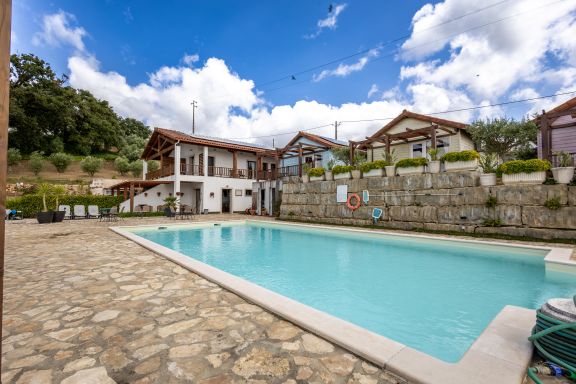 The Olive Hill Bungalow Azul
