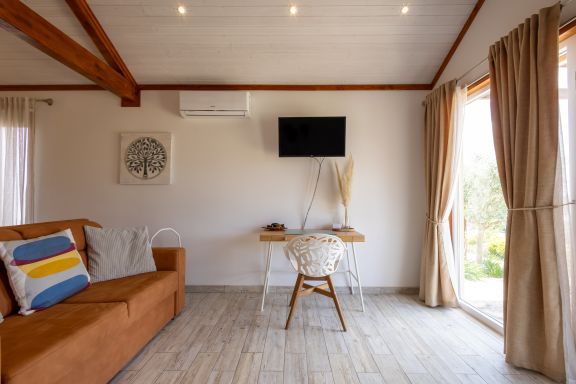 The Olive Hill Bungalow Amarella