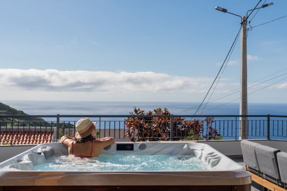 Casa de campo com vista mar e jacuzzi - Casa de Pedra
