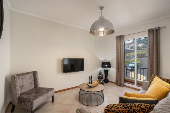 With sea view - Strategic Sunset House