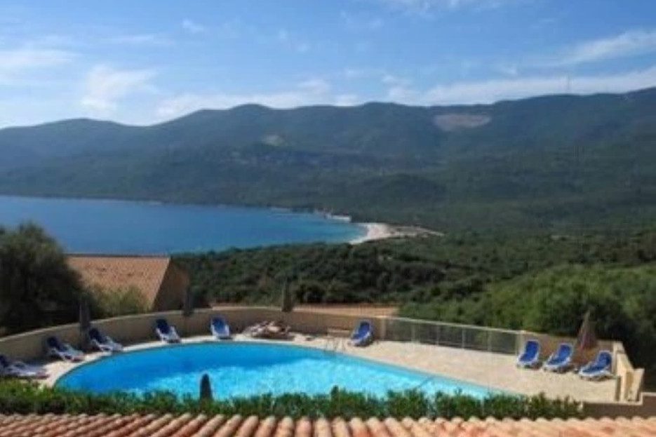 Heated pool from late April to late October