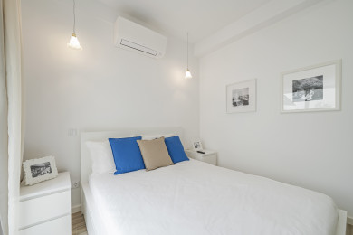 Chambre à coucher avec lit double