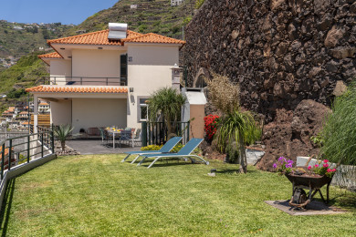 Garden and view to the property