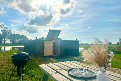 Extérieur table BBQ étang