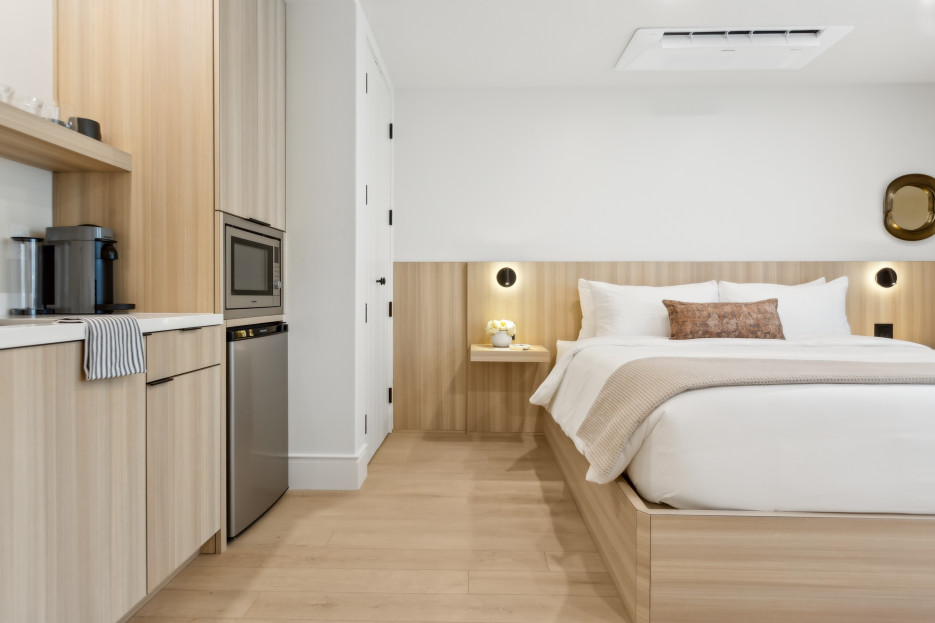 King-size bed, sleeps 2 and Kitchenette with Nespresso and Mini Fridge