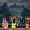 Zhu Hong as Yu Ji and Liu Kuikui as Xiang Yu (centre) and ensemble