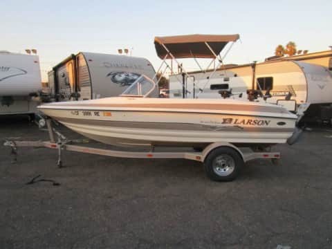 2004 Larson Ski and Fish 17 Ft Boat boat for sale Any Town, IA - stock number 4070