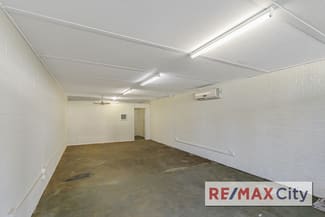 Shop & Retail commercial property leased at Shop 7/2 Queensport Road Murarrie QLD 4172