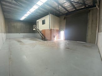 Factory, Warehouse & Industrial commercial property leased at 8-10 Barry Road Chipping Norton NSW 2170