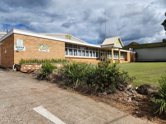 Showrooms / Bulky Goods commercial property leased at 18 Kelso Crescent Moorebank NSW 2170