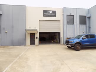 Showrooms / Bulky Goods commercial property leased at 2/4-6 Heland Place Braeside VIC 3195