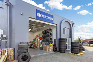 Factory, Warehouse & Industrial commercial property leased at Unit 1/3 Hutchinson Street Burleigh Heads QLD 4220