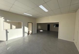 Shop & Retail commercial property leased at CENTRAL COMMERCIAL PREMISES/117 Endsleigh Avenue Orange NSW 2800 Shop & Retail commercial property leased at CENTRAL COMMERCIAL PREMISES/117 Endsleigh Avenue Orange NSW 2800
