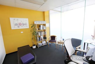 Shop & Retail commercial property leased at Holland Park West QLD 4121