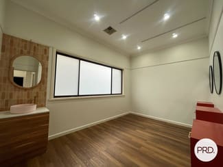 Other commercial property leased at 2/550 Englehardt Street Albury NSW 2640 Other commercial property leased at 2/550 Englehardt Street Albury NSW 2640