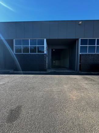 Factory, Warehouse & Industrial commercial property leased at 3/60 Machinery Street Darra QLD 4076