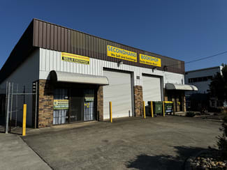 Showrooms / Bulky Goods commercial property leased at 3/12-14 Centenary Place Logan Village QLD 4207