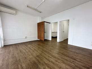 Shop & Retail commercial property leased at 9/2 Eighth Avenue Palm Beach QLD 4221