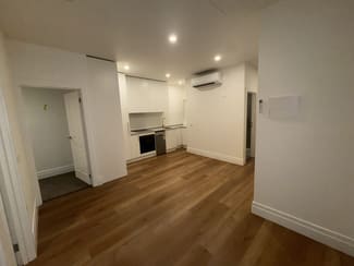 Shop & Retail commercial property leased at 418 Centre Road Bentleigh VIC 3204