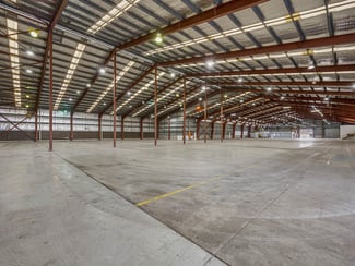 Showrooms / Bulky Goods commercial property for lease at 680 Ingham Road Mount Louisa QLD 4814
