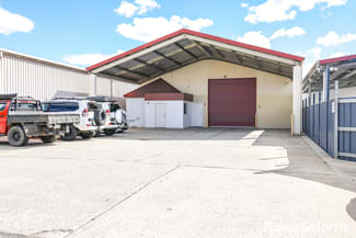 Showrooms / Bulky Goods commercial property for lease at 2/112 Durham Street Bathurst NSW 2795 Showrooms / Bulky Goods commercial property for lease at 2/112 Durham Street Bathurst NSW 2795