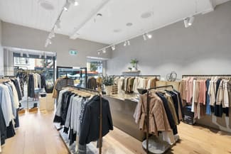 Shop & Retail commercial property sold at 194 Bridport Street Albert Park VIC 3206